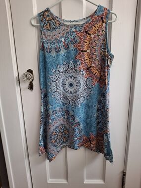 Sleeveless Blue Medallion Print Tank Top
